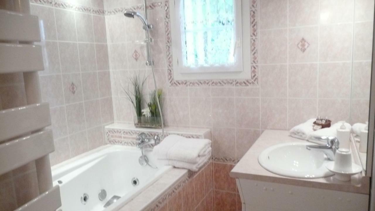 Les Chambres Des Taillades Les Taillades Εξωτερικό φωτογραφία