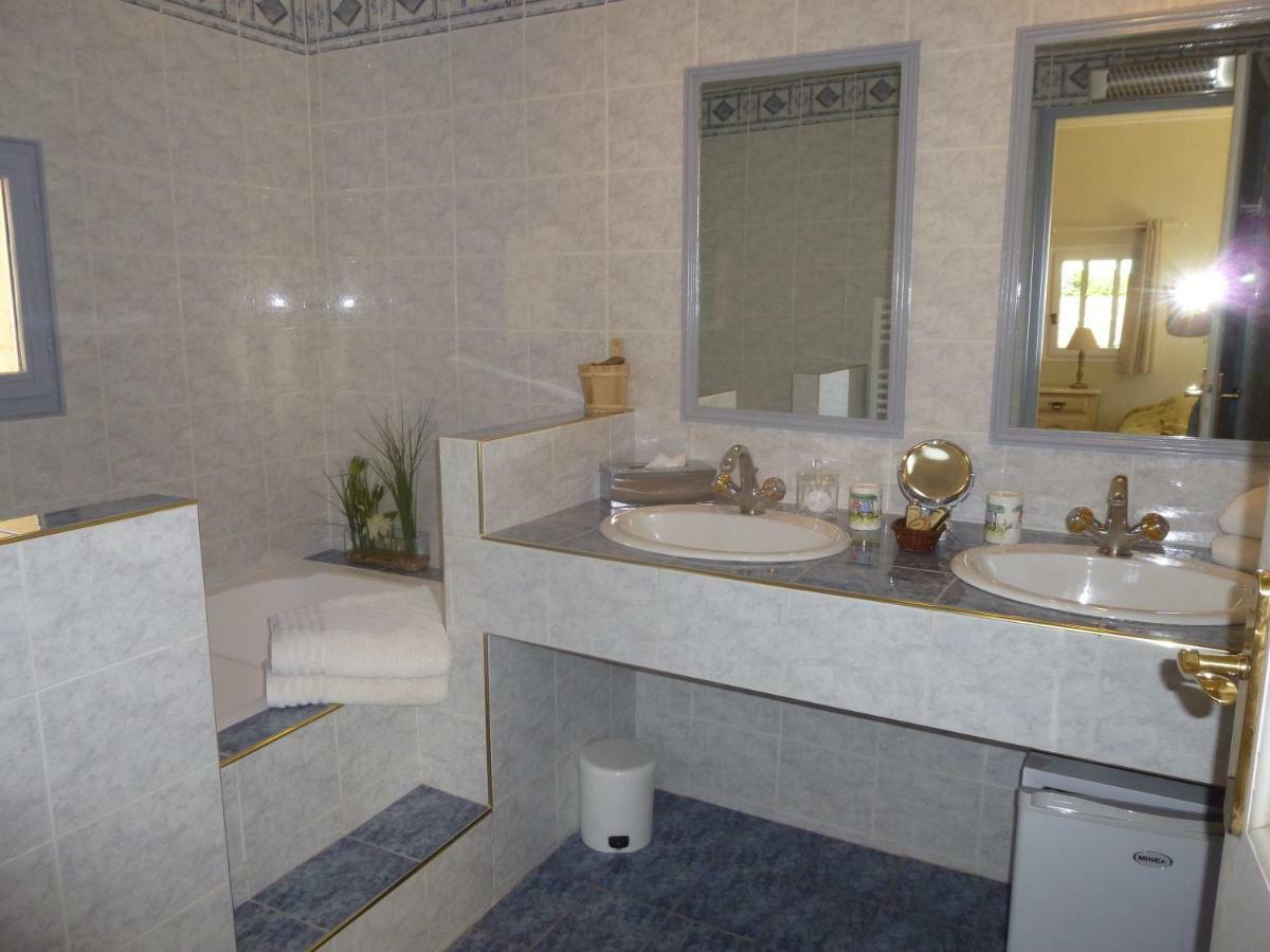 Les Chambres Des Taillades Les Taillades Εξωτερικό φωτογραφία
